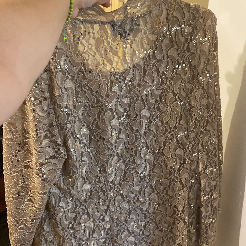 This stunning cream colored dress by Alex evenings - Picture 3 of 3